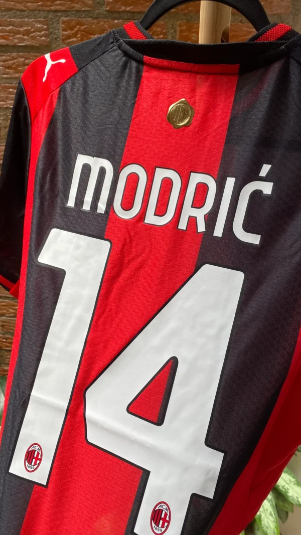 26/27 AC Milán Modric