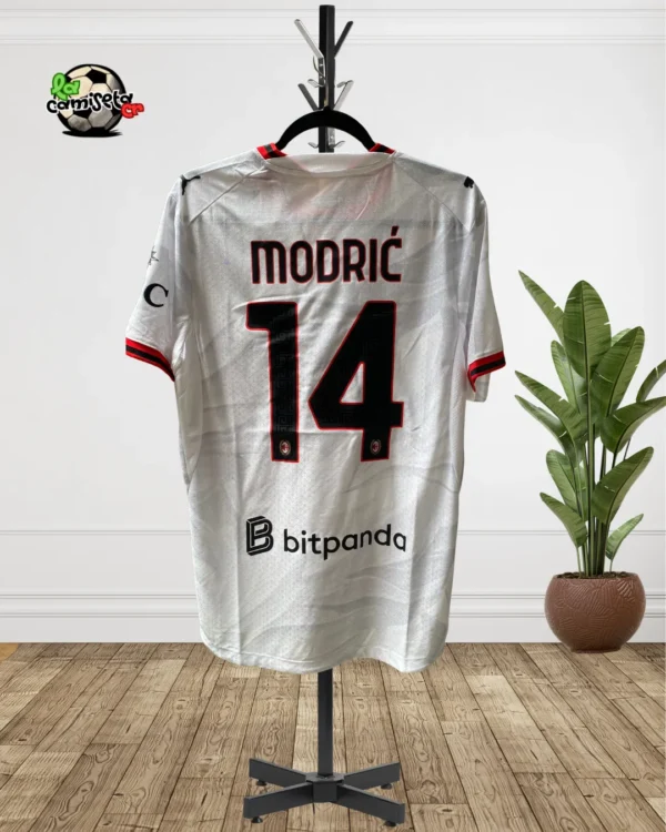 26/27 AC Milán Modric